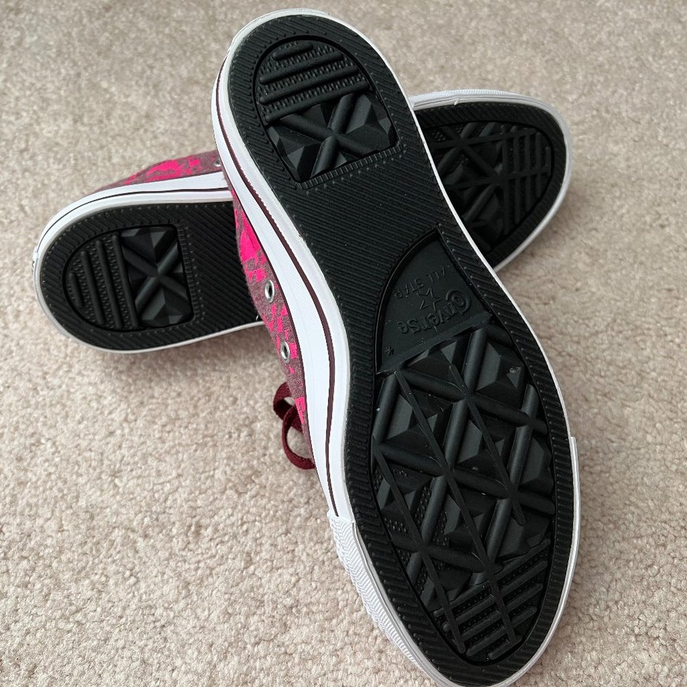 Converse Shoes : NEW - Picture 3 of 4